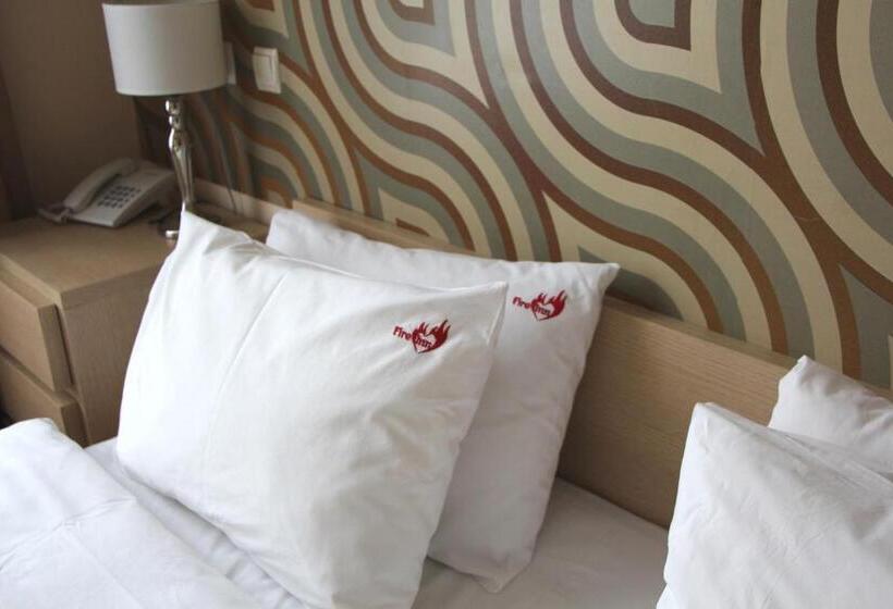 Economy Studio, Fire Inn