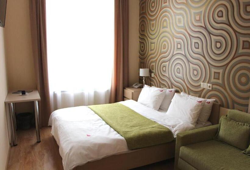 Economy Studio, Fire Inn