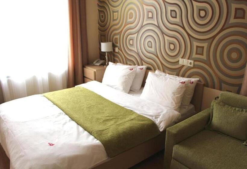 Economy Studio, Fire Inn