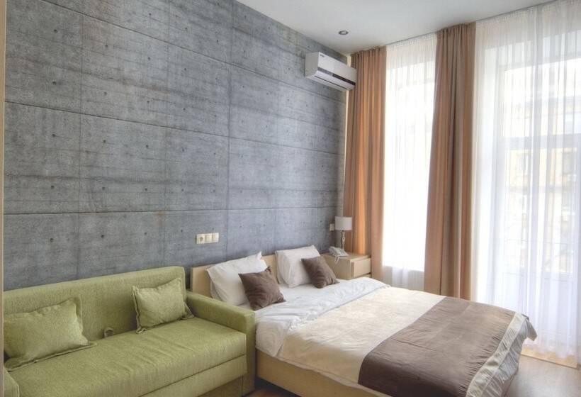 استودیوی سوپریور, Fire Inn