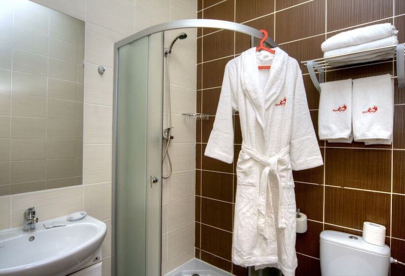 استودیوی سوپریور, Fire Inn