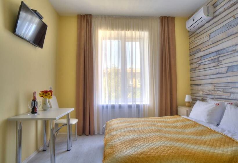 Economy Studio, Fire Inn