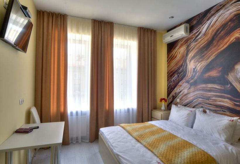 استودیوی استاندارد, Fire Inn