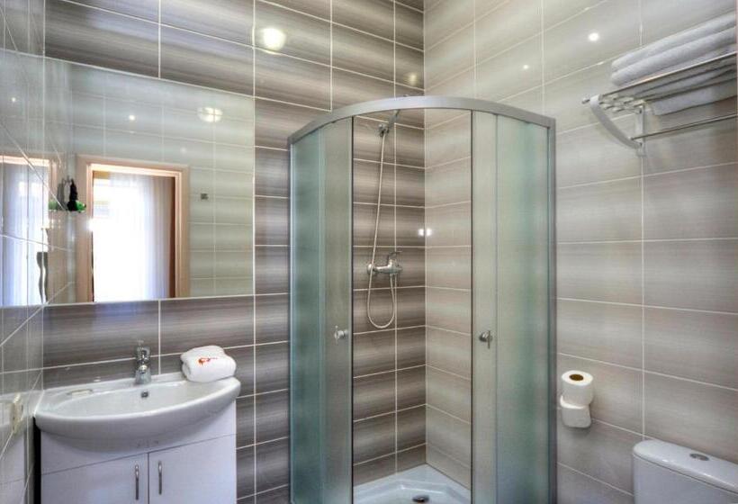 Economy Studio, Fire Inn