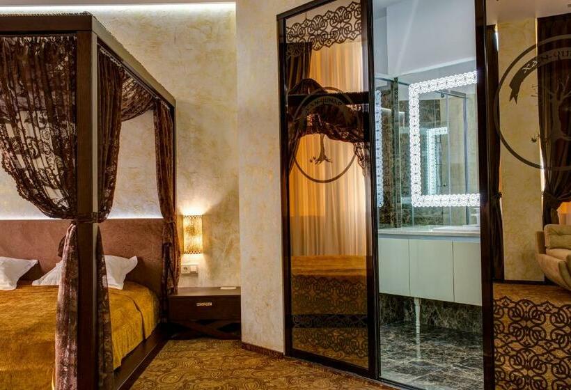 اتاق سوپریور, Khan Chinar