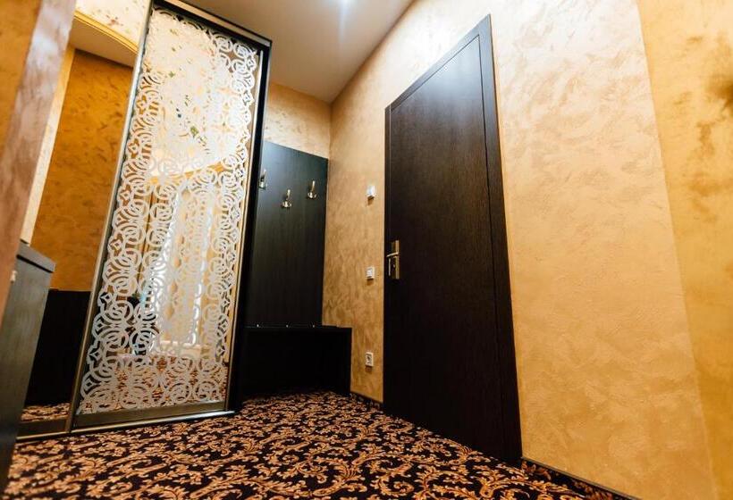 اتاق لوکس, Khan Chinar