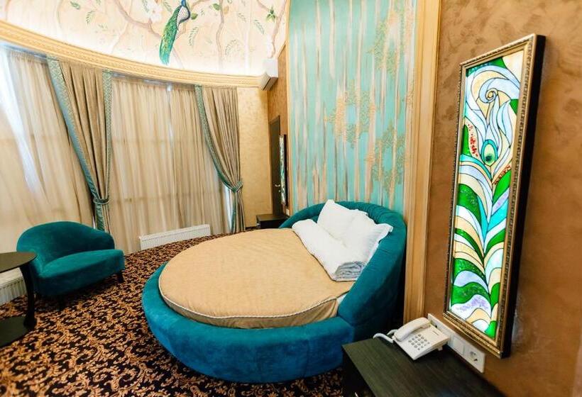 اتاق لوکس, Khan Chinar