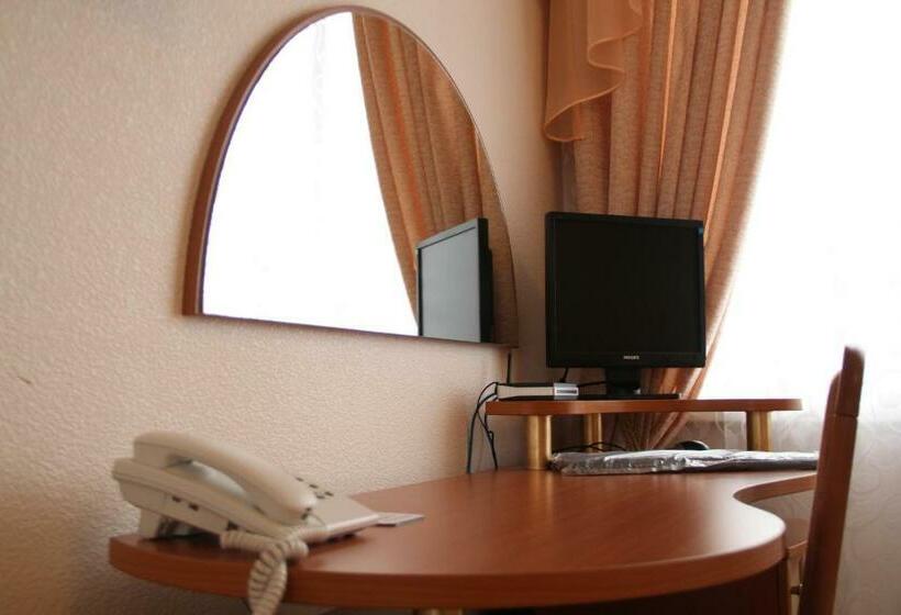 سوییت جونیور, Kristina