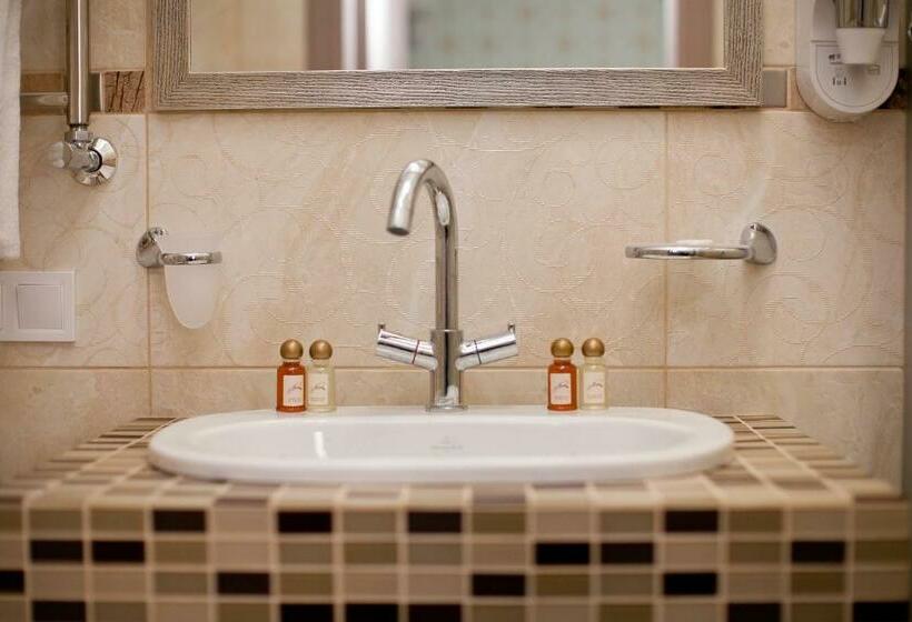 سوئیت با بالکن, Marsen