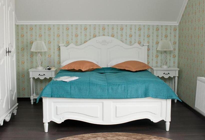 سوئیت با بالکن, Marsen