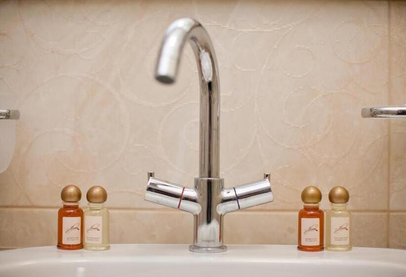 سوئیت با بالکن, Marsen