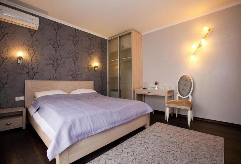 اتاق لوکس, Marsen