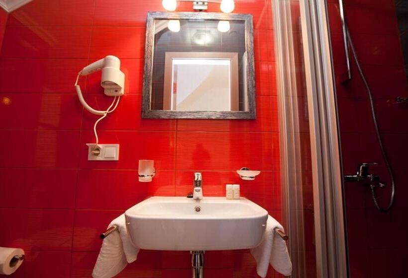 اتاق لوکس با بالکن, Marsen