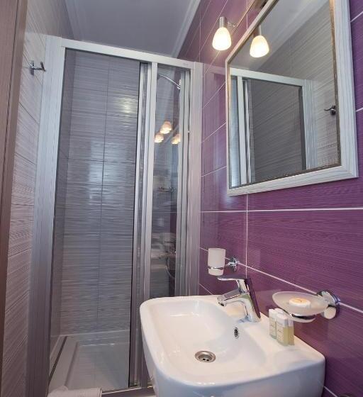 اتاق لوکس با بالکن, Marsen