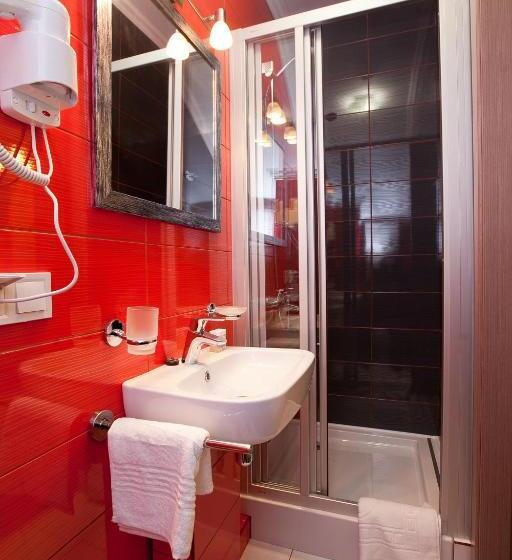 اتاق لوکس با بالکن, Marsen