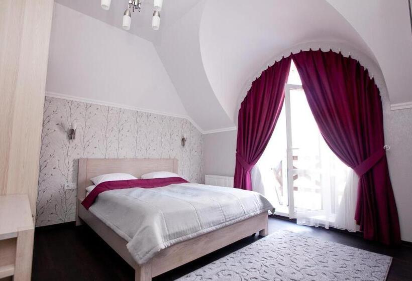 اتاق لوکس با بالکن, Marsen