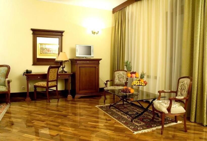 جناح جونيور, Optima Collection Dnipro