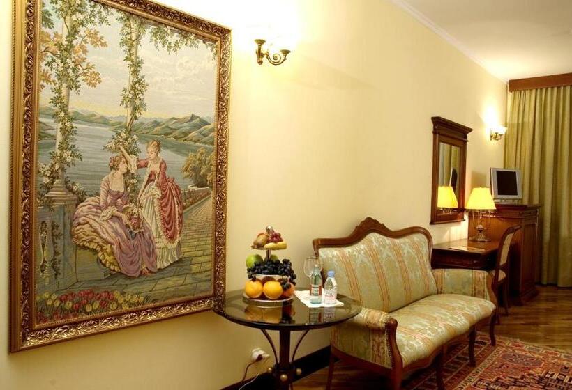 جناح جونيور, Optima Collection Dnipro