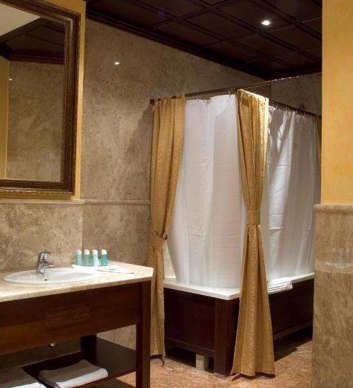 جناح, Optima Collection Dnipro