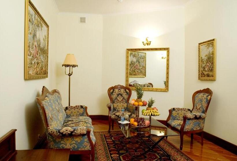 جناح, Optima Collection Dnipro