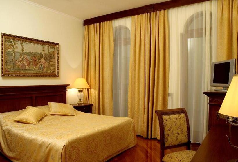 جناح, Optima Collection Dnipro