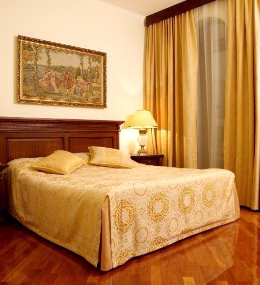 جناح, Optima Collection Dnipro