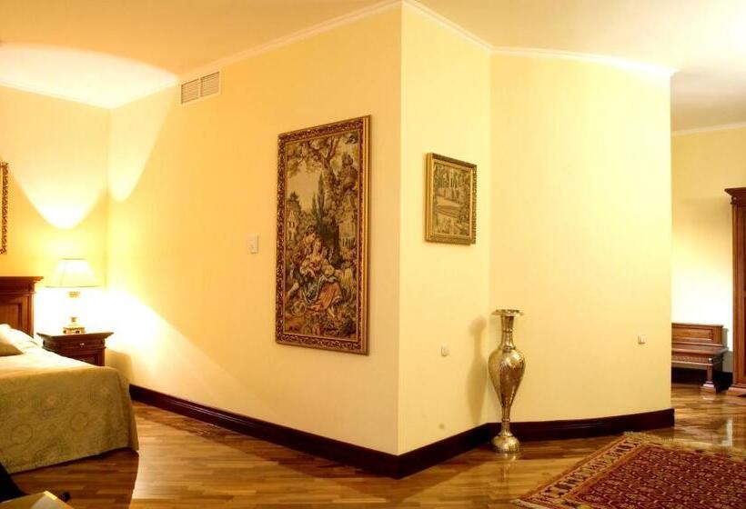 جناح جونيور, Optima Collection Dnipro