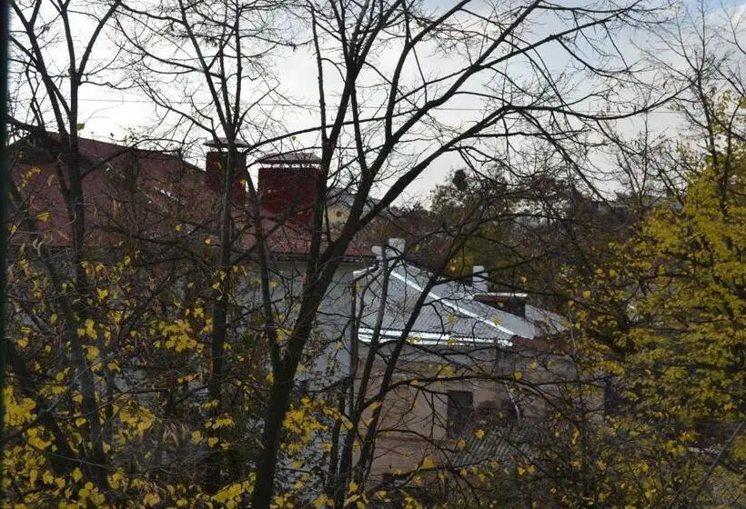 ビジネスルーム, Paloma House