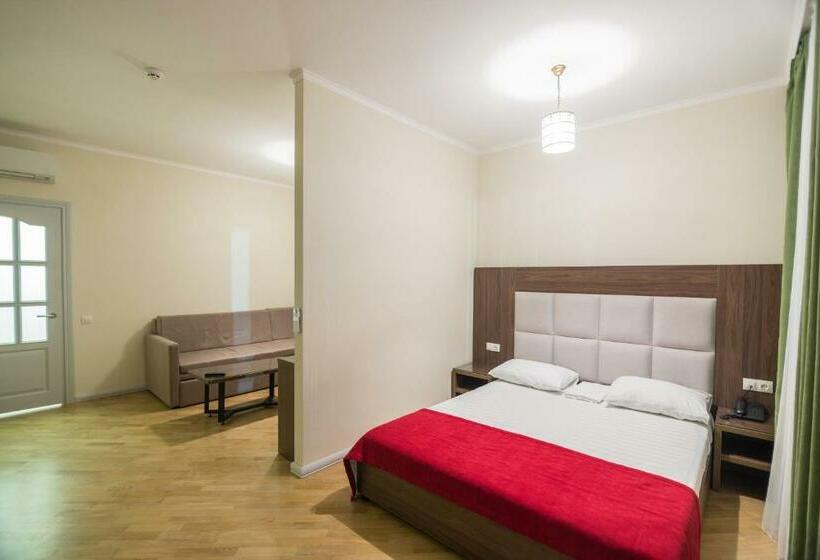 اتاق استاندارد, Pivdenniy