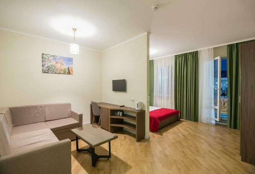 اتاق استاندارد, Pivdenniy