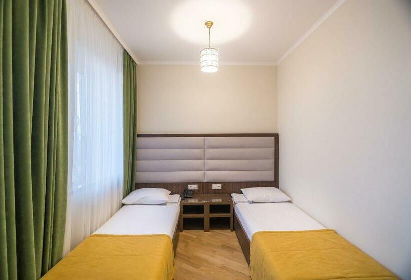 اتاق استاندارد, Pivdenniy