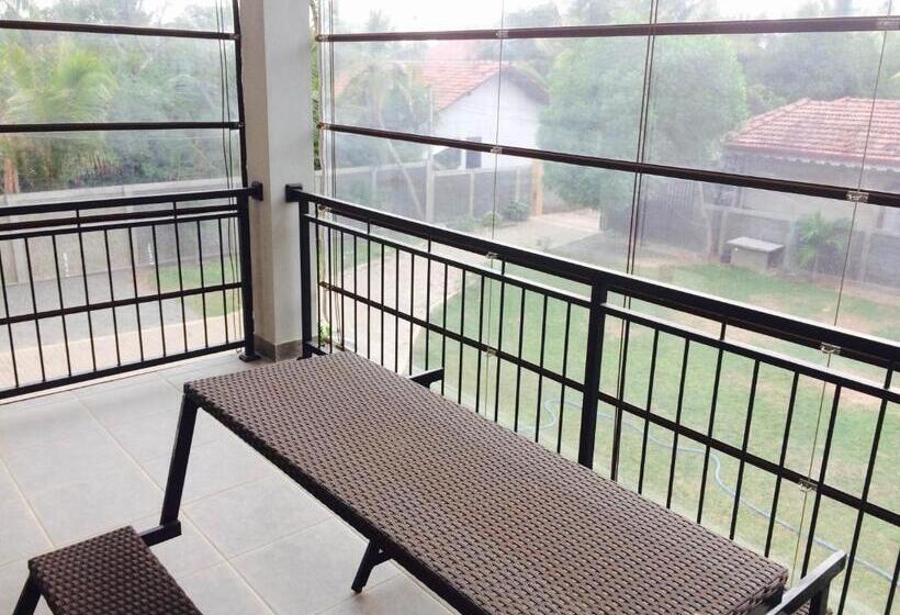 اتاق لوکس با بالکن, Sea Breeze Deluxe Inn