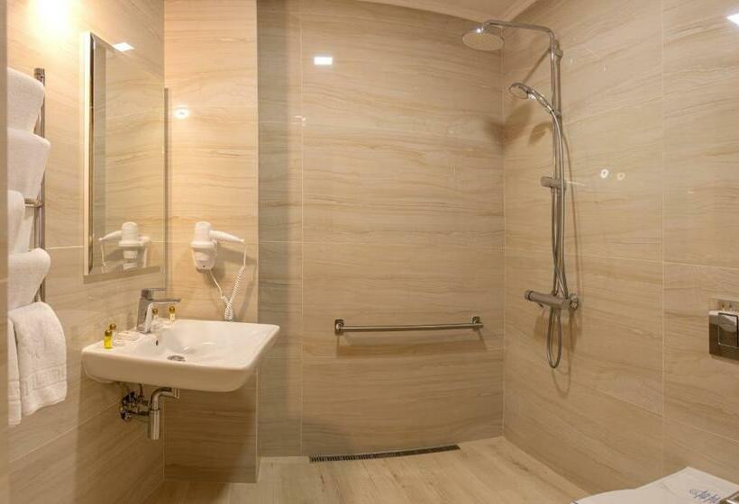 סוויטת ג'וניור, Star