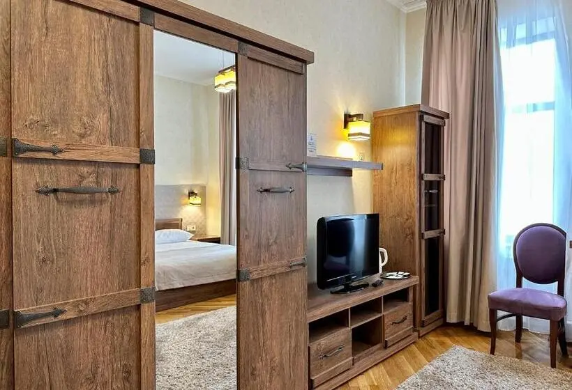 Suite Junior, Star