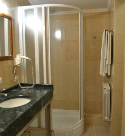 اتاق استاندارد, Strike