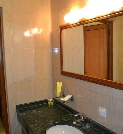 اتاق استاندارد, Strike