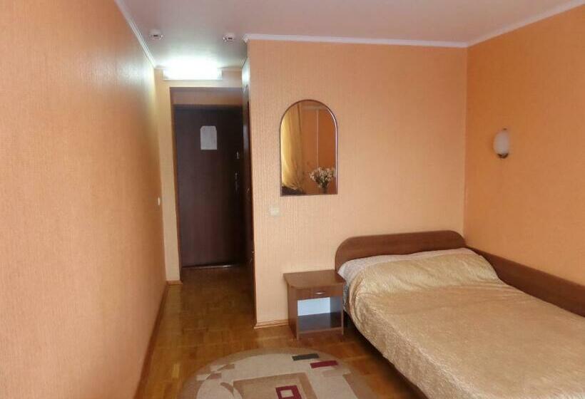 标准单人间, Tourist