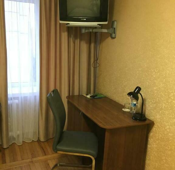 标准单人间, Tourist