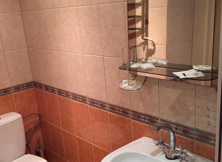 小型套房, Tourist