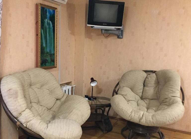 小型套房, Tourist