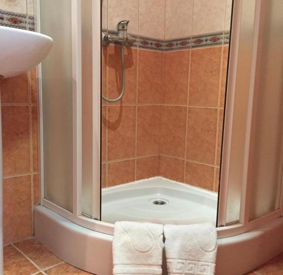 小型套房, Tourist