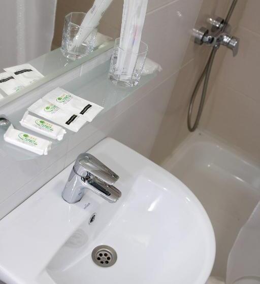 家庭小型套房, Tourist