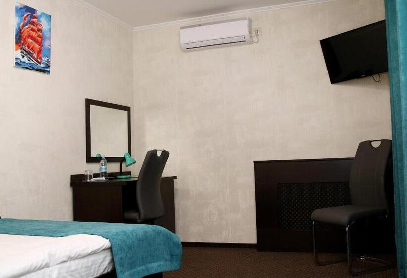 高级单人间, Tourist