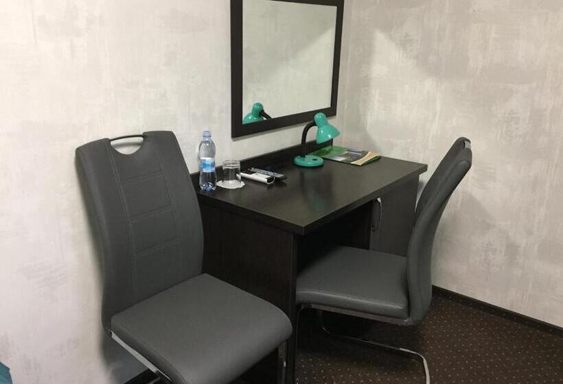 高级单人间, Tourist