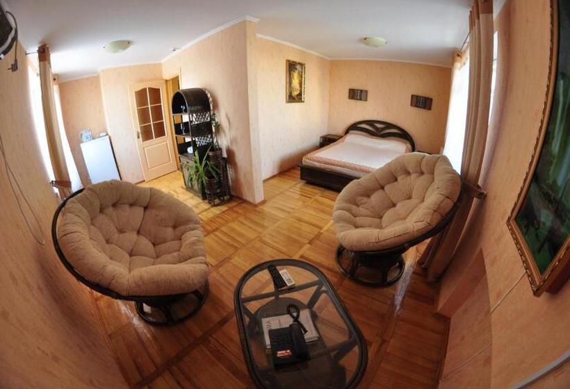 小型套房, Tourist