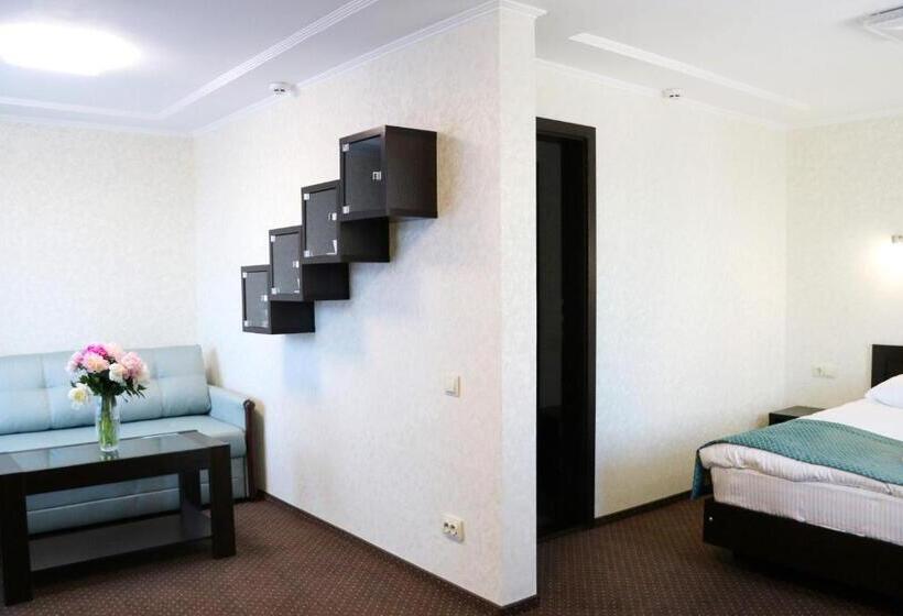 家庭小型套房, Tourist