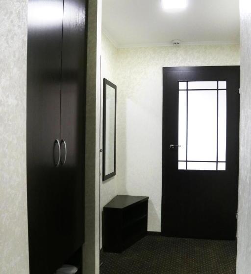 家庭小型套房, Tourist