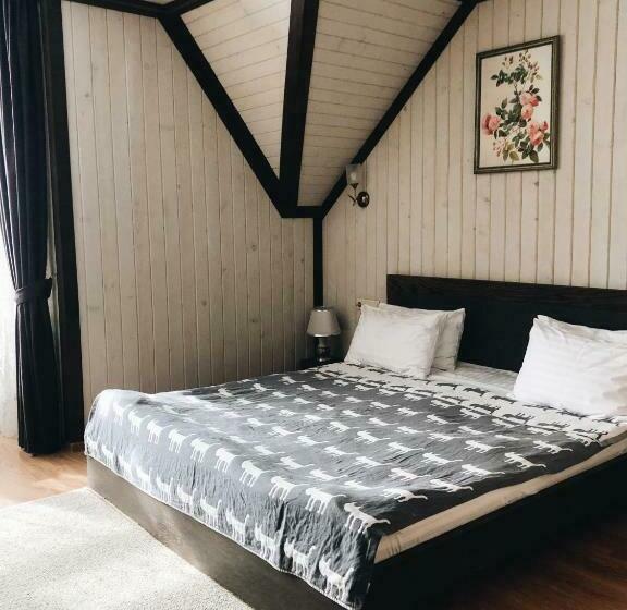 可观山景的小型套房, Villa Blanc