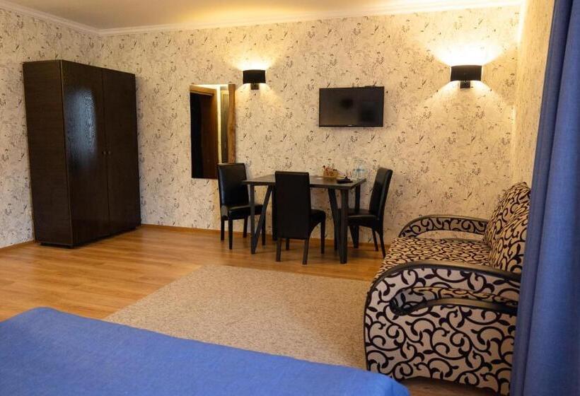 اتاق استاندارد سه تخته با بالکن, Villa Blanc