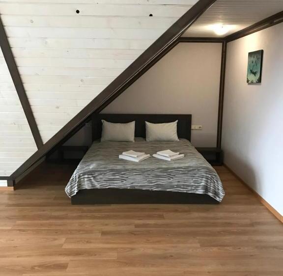 高级三人间, Villa Blanc